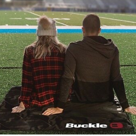 Buckle Stadium Blanket - Picture 2 of 3